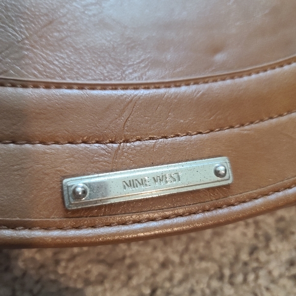 Nine West medium crossbody - Picture 3 of 4
